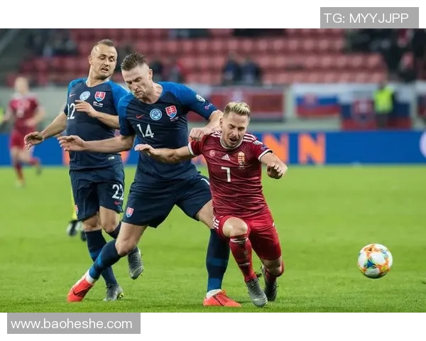 围绕足球明星首发阵容解析新赛季球队战术变化与核心竞争力分析